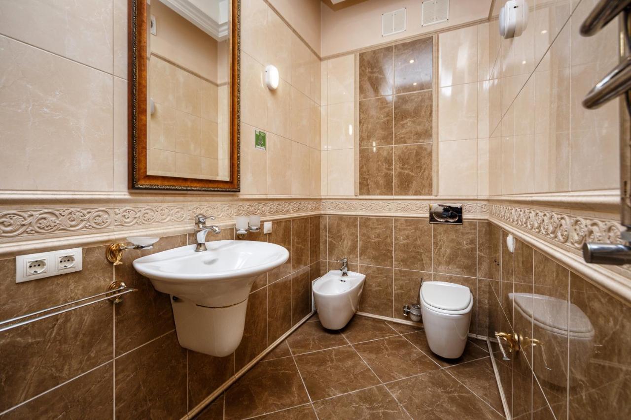 Hostel Suputnyk Lviv Buitenkant foto