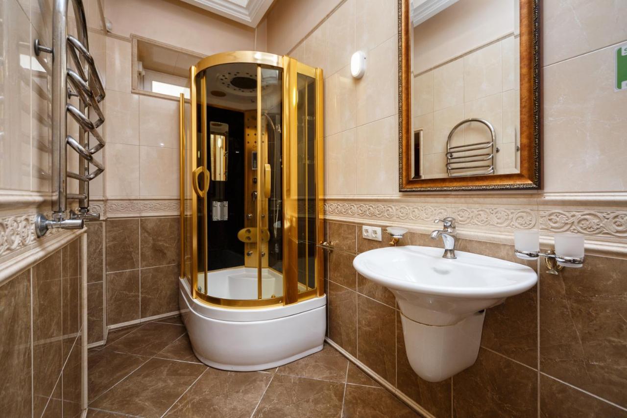 Hostel Suputnyk Lviv Buitenkant foto