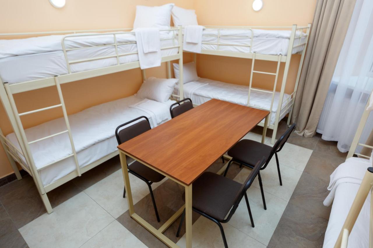 Hostel Suputnyk Lviv Buitenkant foto