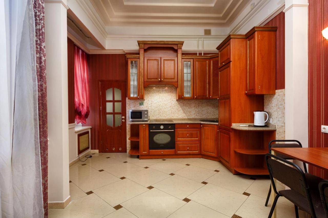 Hostel Suputnyk Lviv Buitenkant foto