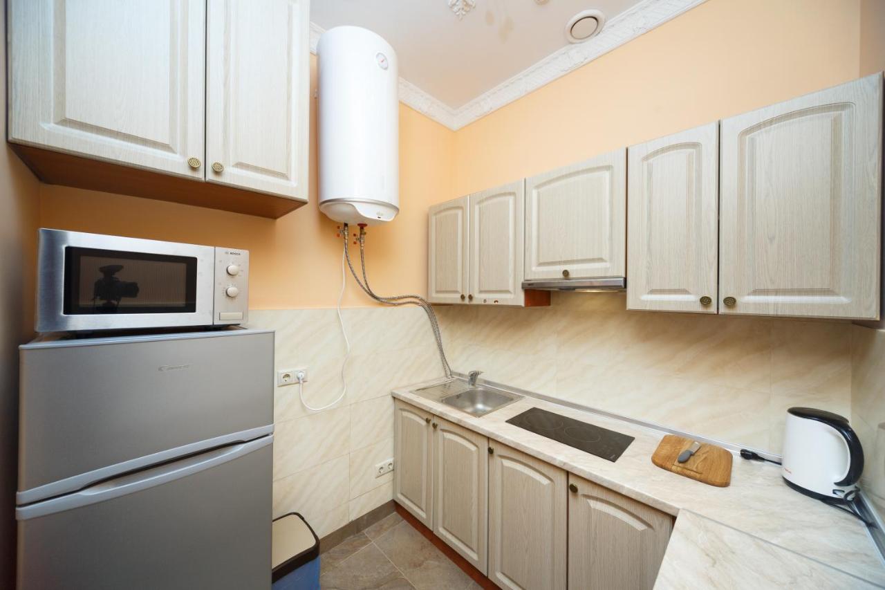 Hostel Suputnyk Lviv Buitenkant foto