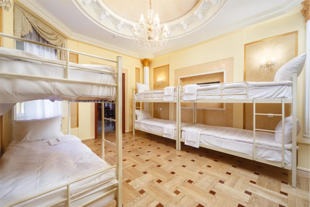 Hostel Suputnyk Lviv Buitenkant foto